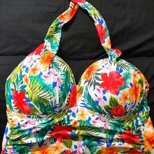 Ladies swim tankini top.Size 1X (16W-18W) Worn once. Time and Tru brand.